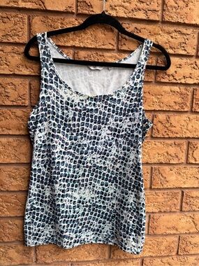 10/$25 • Reitmans Abstract Snakeskin Patterned Scoopneck Tank